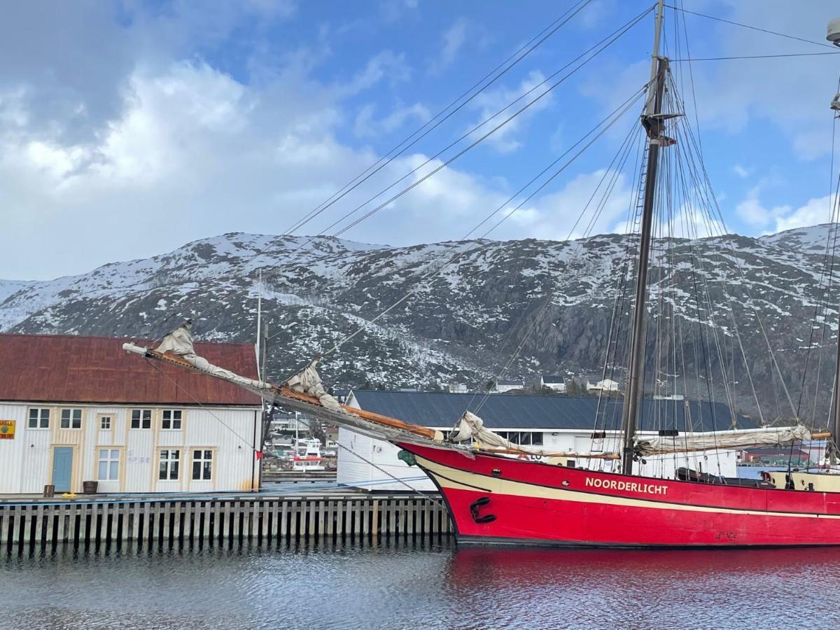 1. Etg I Dampskipsbrygga, Lodingen Havn 外观 照片